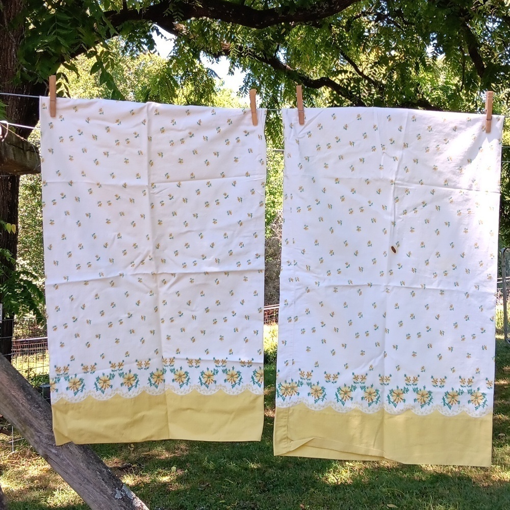 Vintage yellow green pillow cases